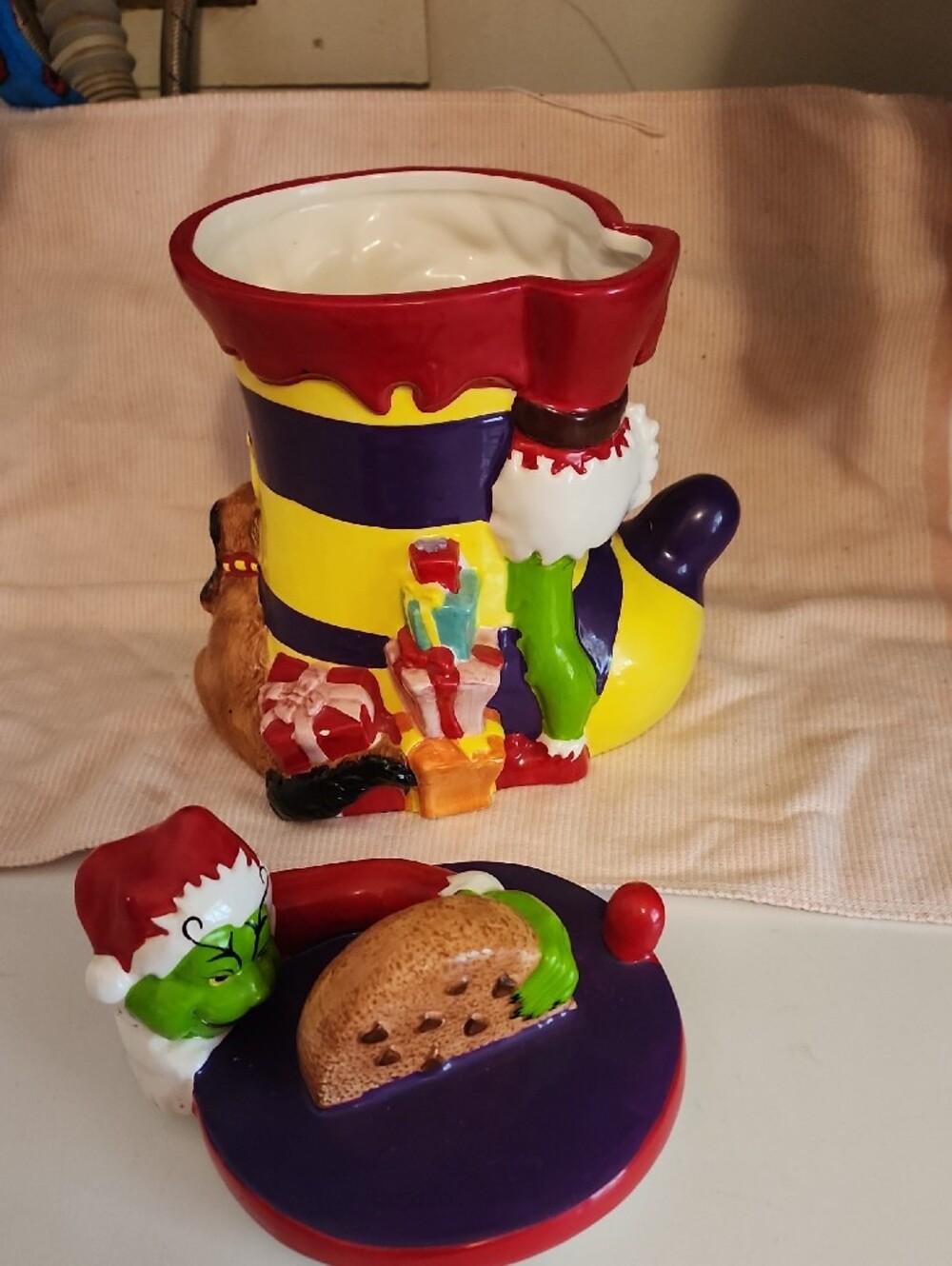 Vintage Grinch Holiday Cookie Jar - Multi-Color - Picture 5 of 6